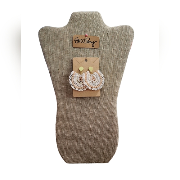 Beautiful Glass Beaded Dangle Earrings - Picture 2 of 2